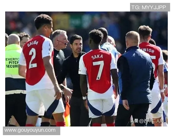 西甲激战:马竞与阿森纳战平帽子戏法引发争议判罚热议 西甲激战:马竞与阿森纳战平帽子戏法引发争议判罚热议