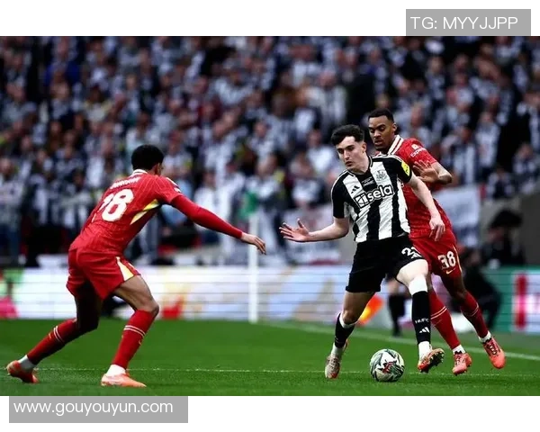 西甲赛场惊现冷门那不勒斯狂胜利物浦五球引发全场轰动 西甲赛场惊现冷门那不勒斯狂胜利物浦五球引发全场轰动