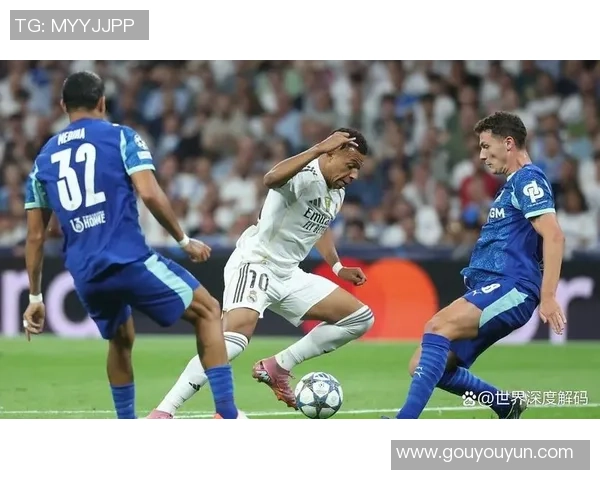 意甲冷门：本菲卡与皇马战成平局乌龙球瞬间引发全场热议