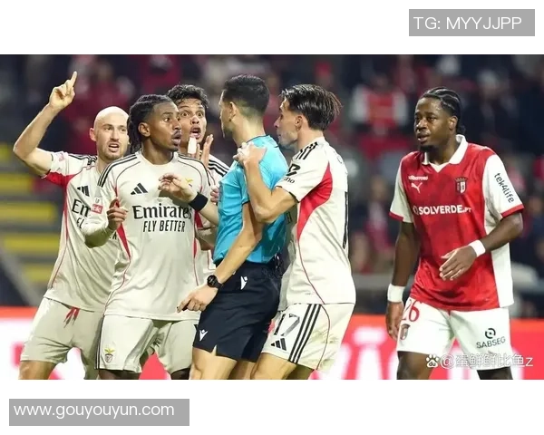 友谊赛精彩瞬间里昂大胜本菲卡乌龙球引发转会热议