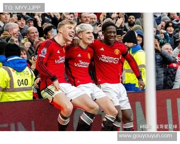 友谊赛精彩对决尤文图斯与曼联战成平局神扑瞬间引发全场热烈反响 友谊赛精彩对决尤文图斯与曼联战成平局神扑瞬间引发全场热烈反响