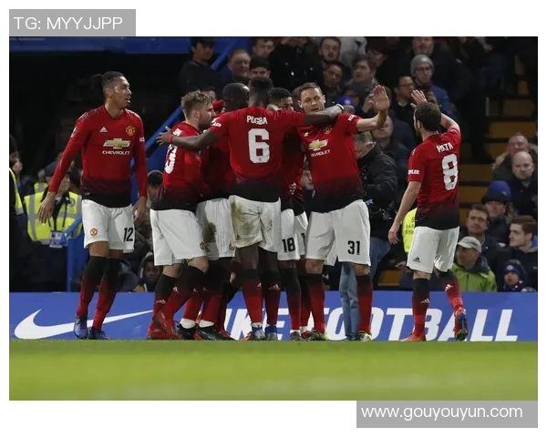 足总杯激战曼联与波尔图平局红牌事件引发全场热议与争议 足总杯激战曼联与波尔图平局红牌事件引发全场热议与争议