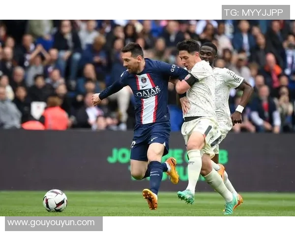 德甲精彩对决巴黎圣日耳曼大胜曼联帽子戏法引发全场狂欢