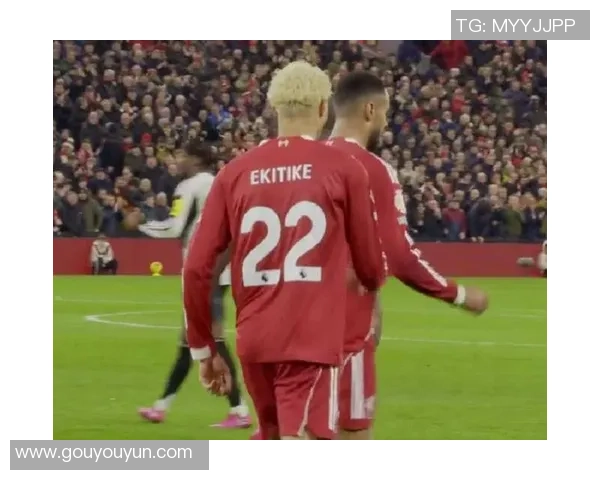 德甲激战AC米兰以4-3逆转曼联转会传闻再度升温引发关注