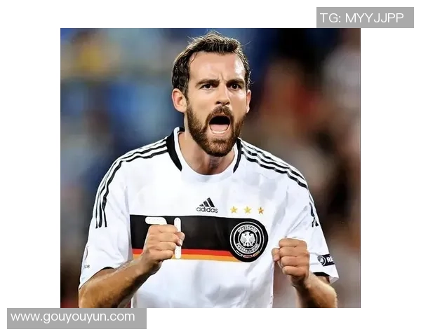 世界杯热刺与巴黎圣日耳曼激战成平红牌争议引发全场热议与战术分析