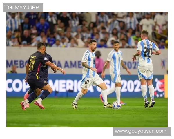 欧冠激战：多特蒙德与那不勒斯战成平局补时进球引发全场狂欢